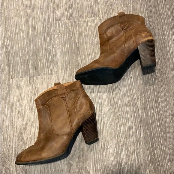 clarks heeled booties